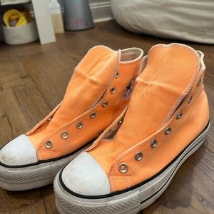 CONVERSE orange platform size 10